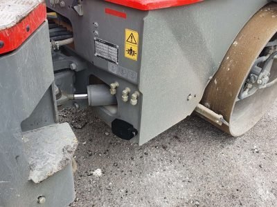 Caja de obra asegurada por localizador GPS TRAKmy