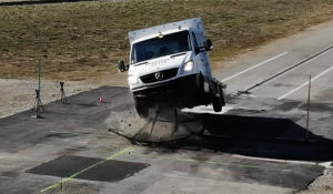 Crash test barrera antivehículo - vehículo proyectado