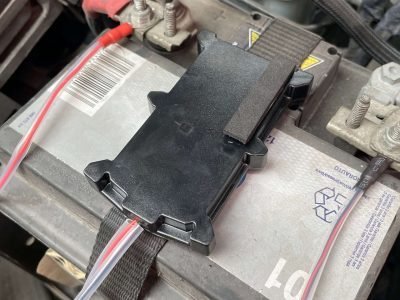 Localizador GPS ULTRA instalado en compresor de obra